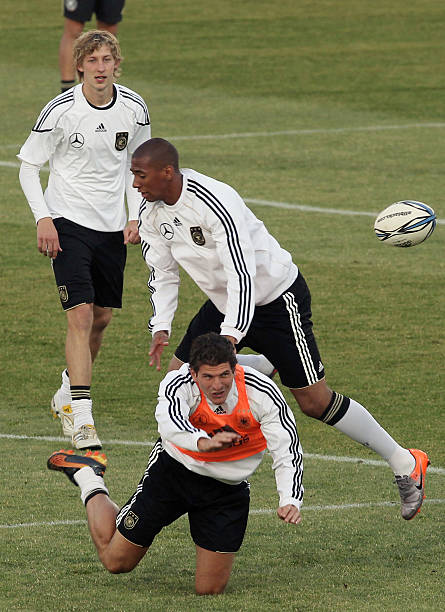 以其出色的 以其出色的